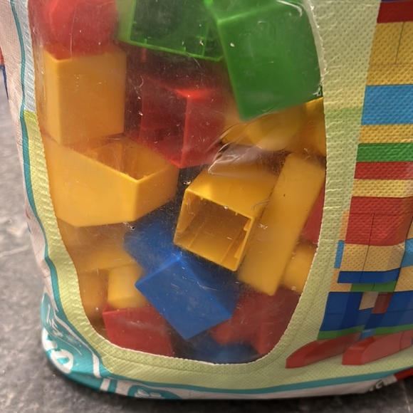 Mega Bloks plastic building blocks in original tote. Number of prices approx. - Picture 3 of 8